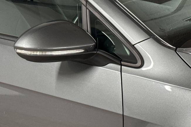 VOLKSWAGEN Golf Photo 20