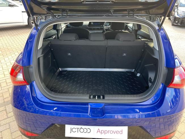HYUNDAI i20 Photo 12