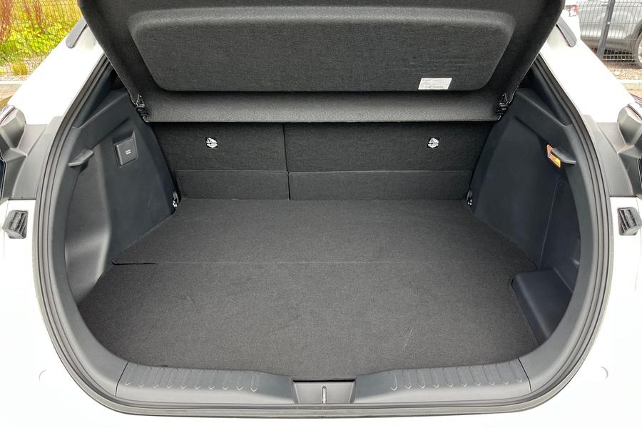 Toyota C-HR Photo autoimg-1f01ec00d28bc35bbf7ab24c90e6ede15479029e.jpg