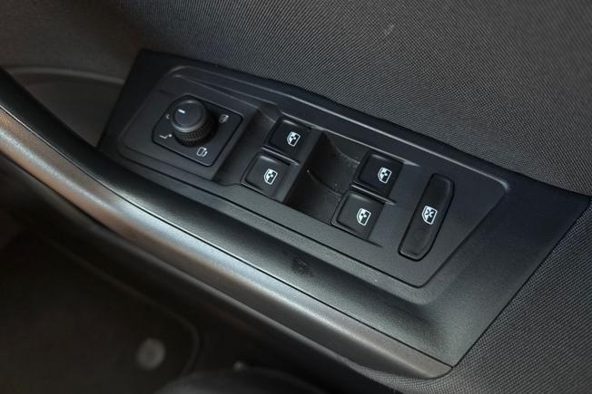 VOLKSWAGEN T-Roc Photo 27