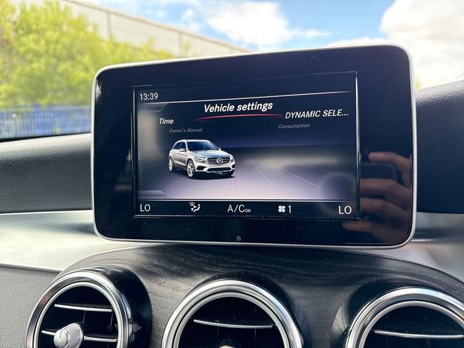 MERCEDES-BENZ Glc Photo 38