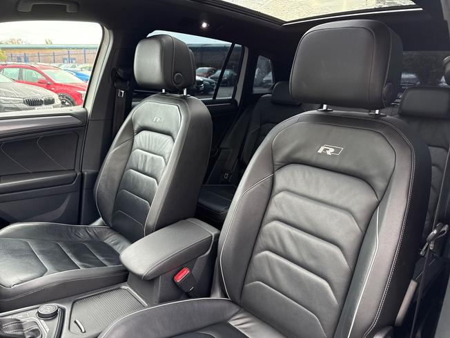 VOLKSWAGEN Tiguan Photo 24