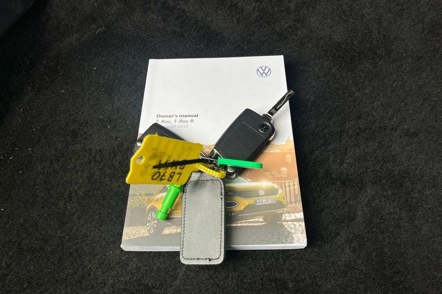 Volkswagen T-ROC Photo autoimg-1f13793512076427530df1479c2e9064df94e63d.jpg