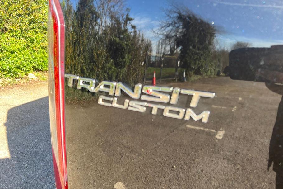Used FORD TRANSIT CUSTOM YR70ZBN 19