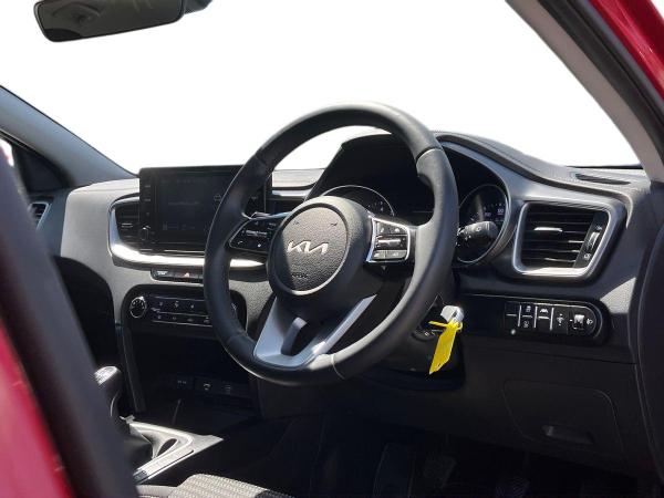 Kia Ceed Photo autoimg-1f1ba812081ff12a1c4e4f8a30a5c83f81c119e0.jpg