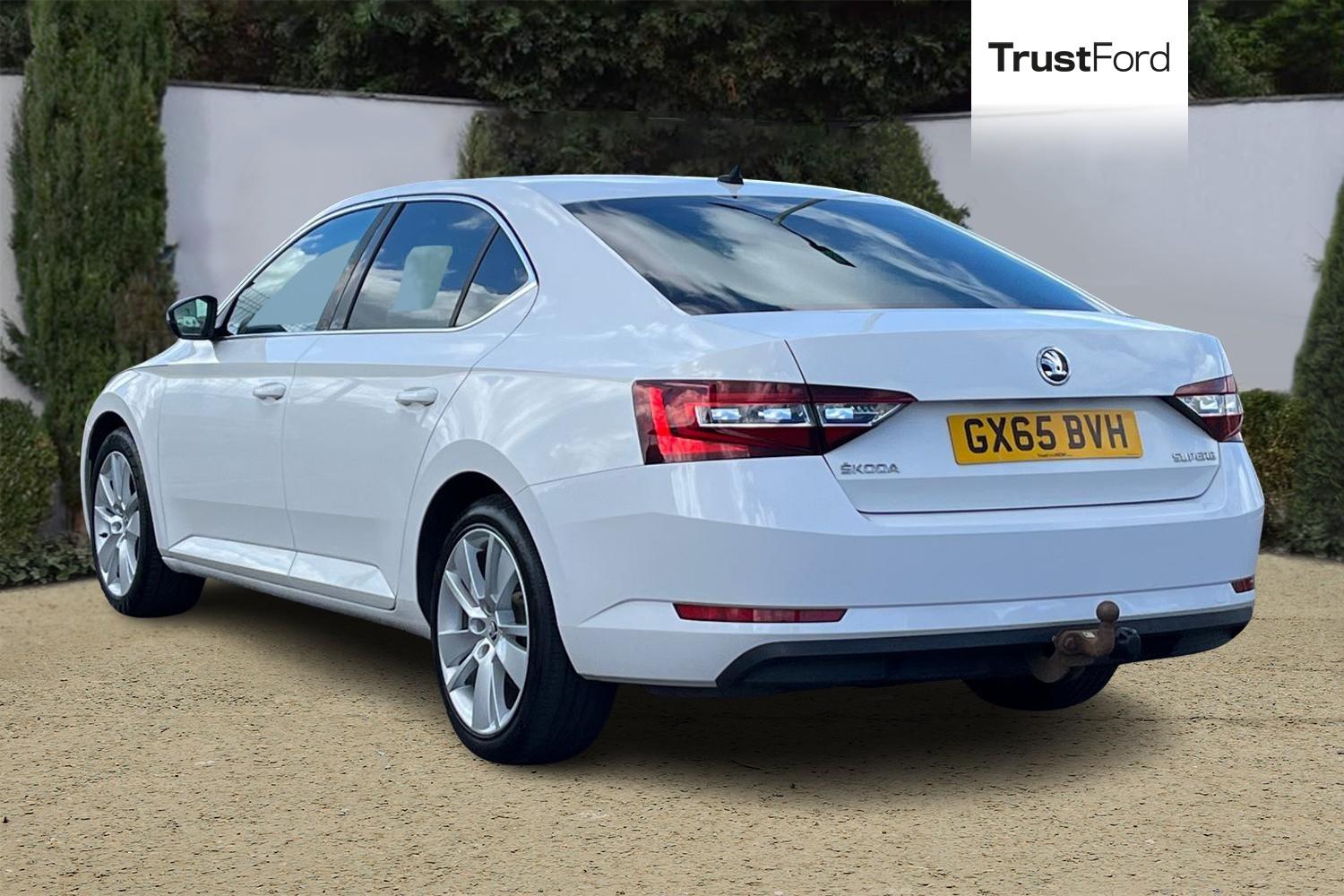 Skoda SUPERB Photo 1