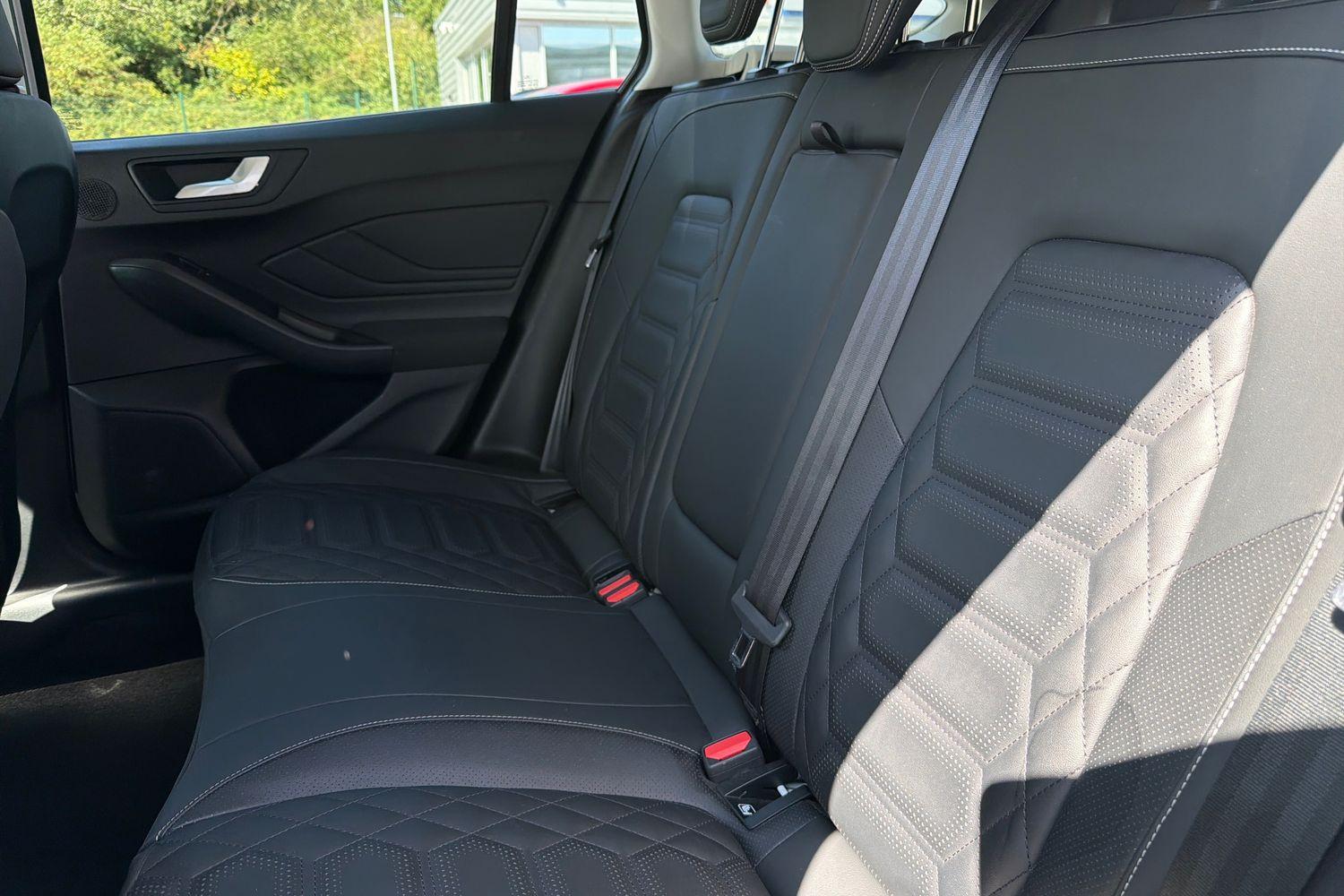 Ford FOCUS Photo 19
