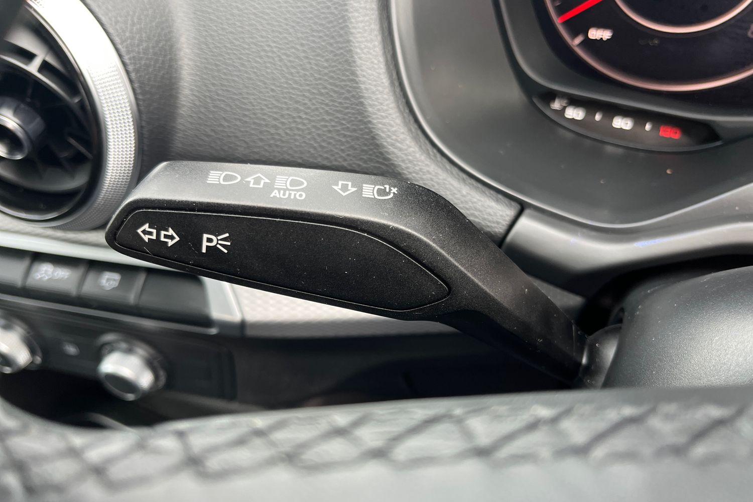Audi Q2 Photo 13