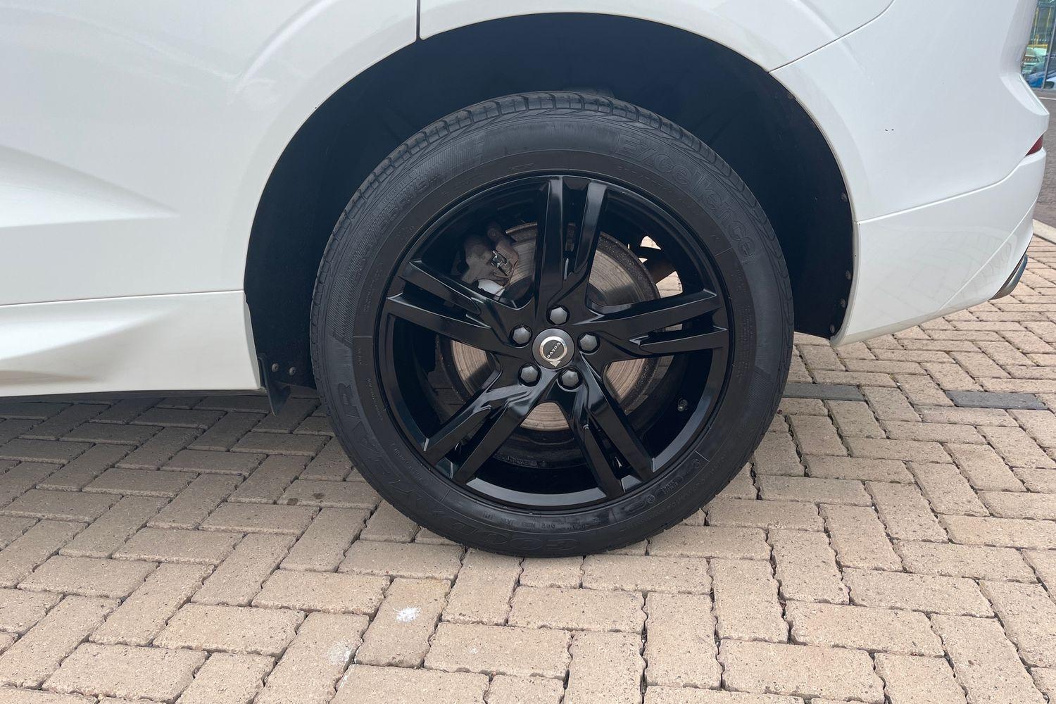 Volvo XC60 Photo 7