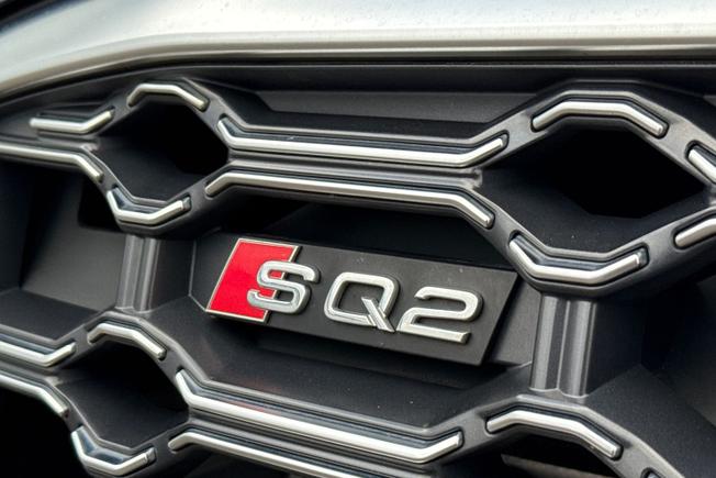AUDI SQ2 Photo 22