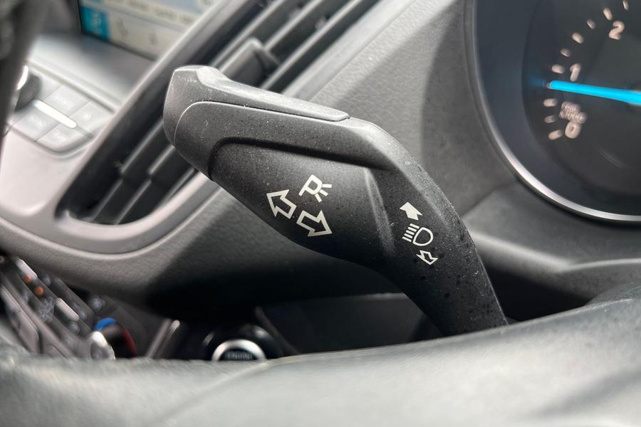 Ford KUGA Photo autoimg-1f34ed781c3f8dbcc36fc37c0de84a228c6daed9.jpg