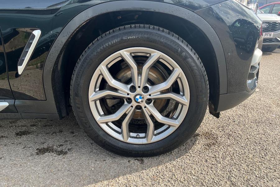BMW X3 Photo autoimg-1f3684e6ead4cfd2360db0e6487a62597fda6bb9.jpg