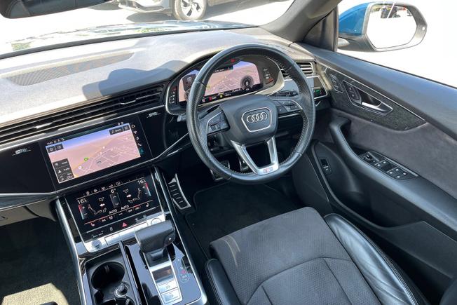 AUDI Q8 Photo 58