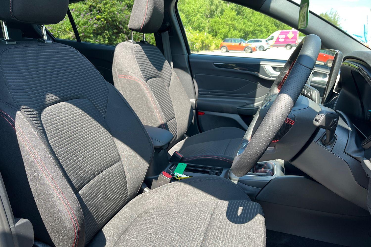 Ford FOCUS Photo 16