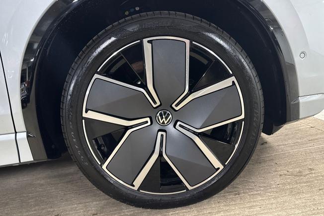 VOLKSWAGEN Tiguan Photo 5