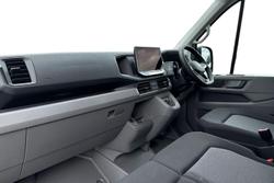 VOLKSWAGEN Crafter Photo 2