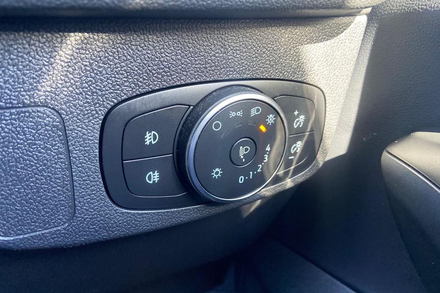 Ford FOCUS Photo autoimg-1f3fe61fffb19f4f7e1f7d8c7bd14b343cb8ad72.jpg