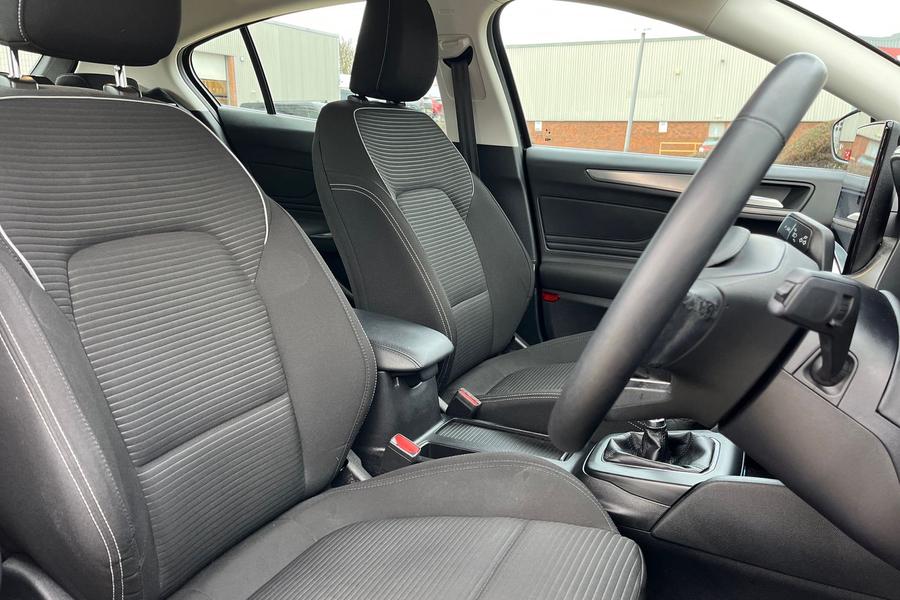 Ford FOCUS Photo autoimg-1f418f8f27c34944073ecfdc8601eb4f565d4b0a.jpg