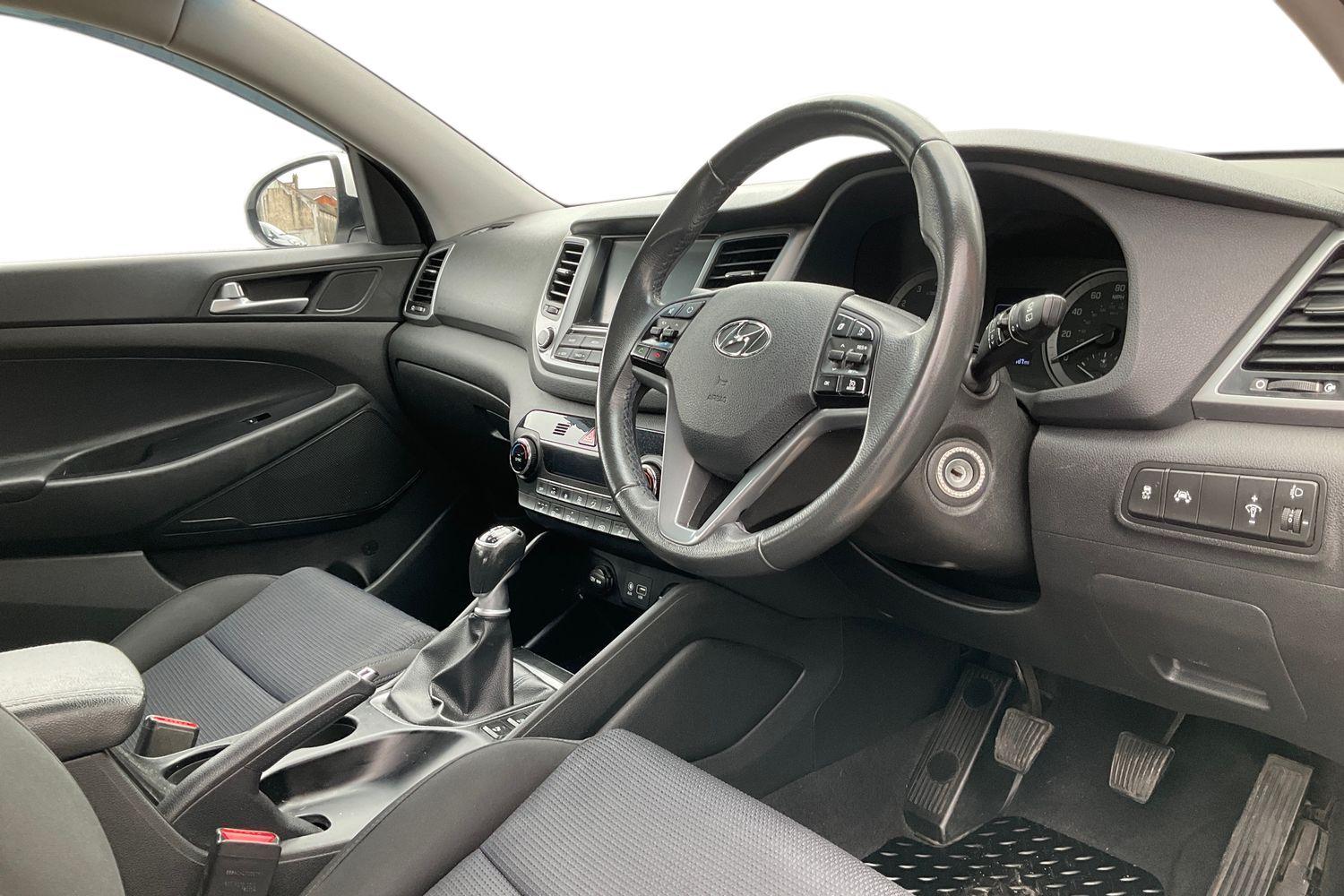 Hyundai TUCSON Photo 8