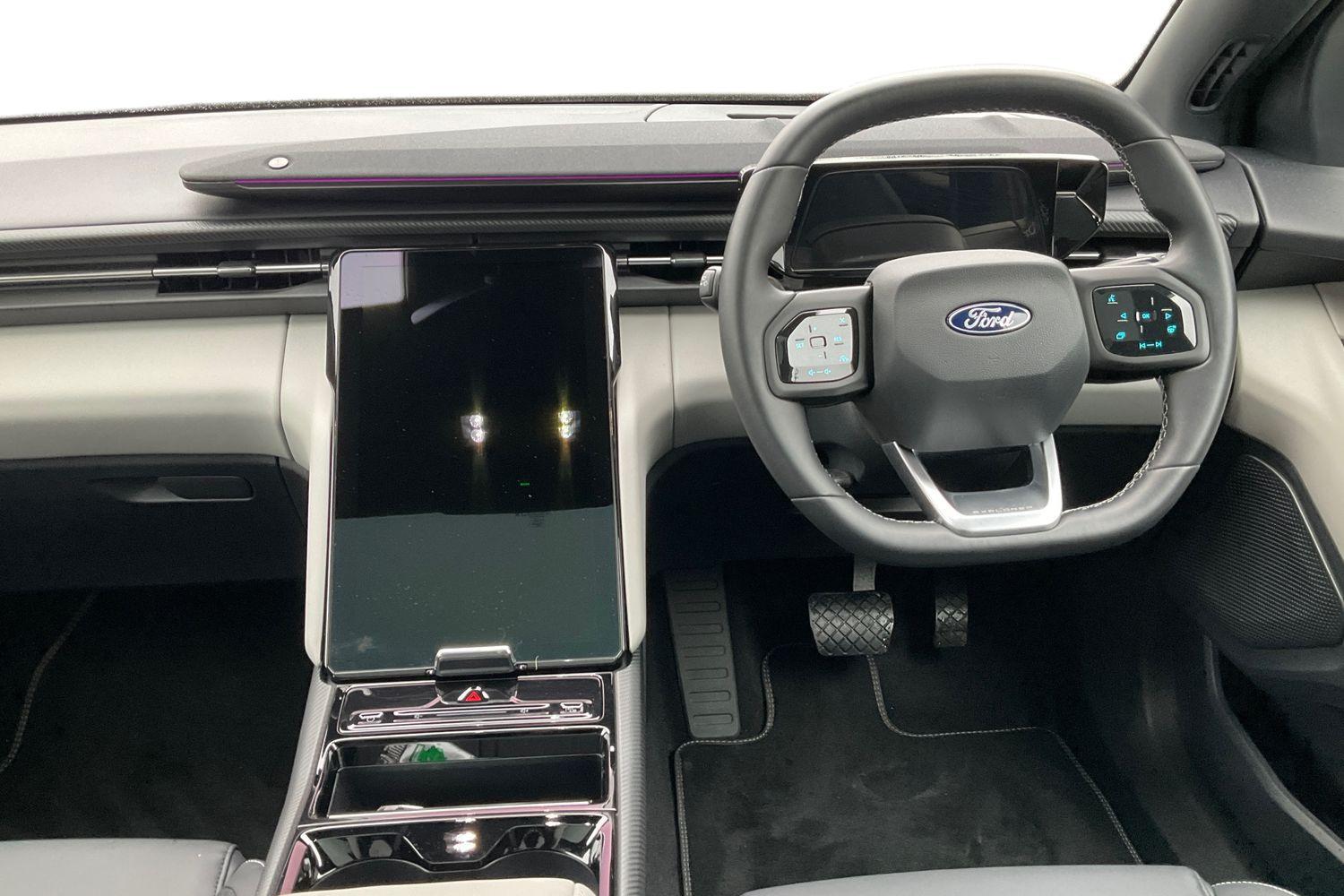 Ford Explorer Photo 10