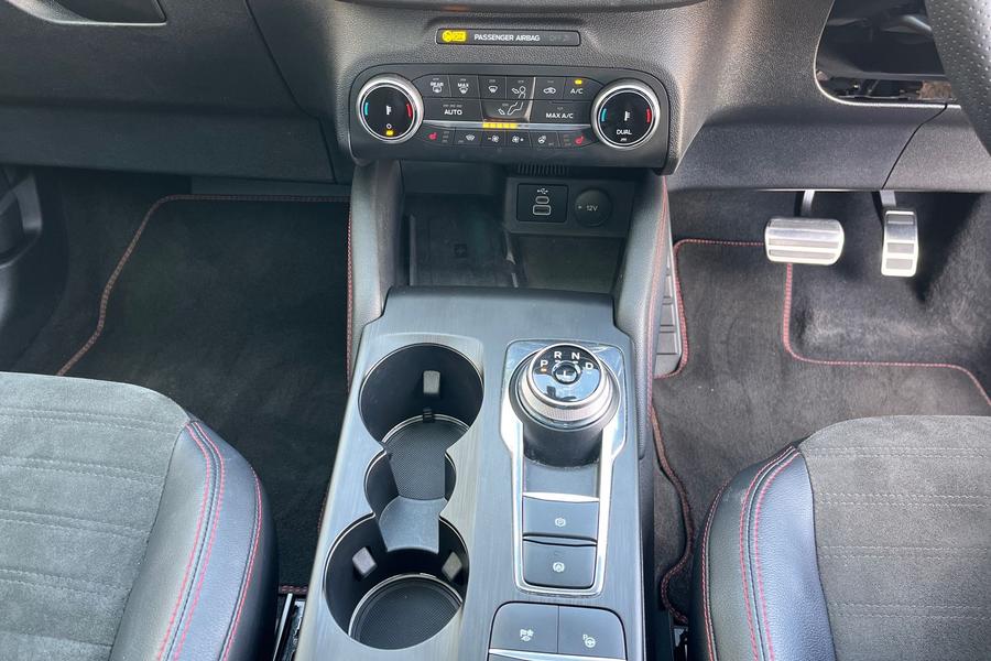 Ford KUGA Photo autoimg-1f4b35083e8c5204bac52ddaba5bdd79b8080d4c.jpg