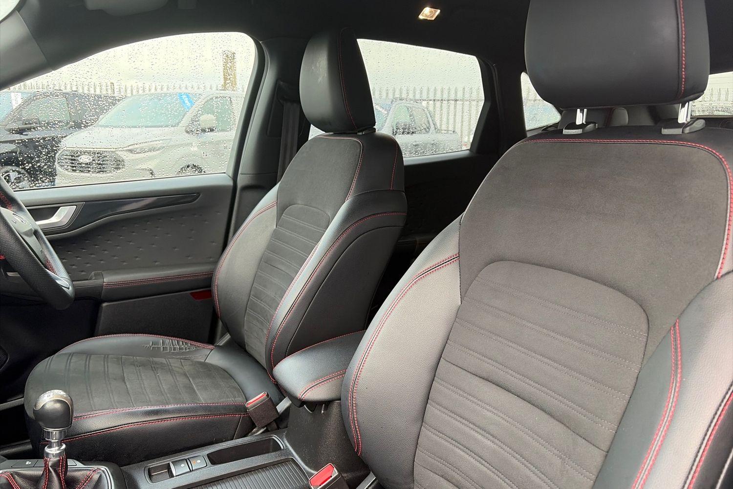 Ford KUGA Photo 18