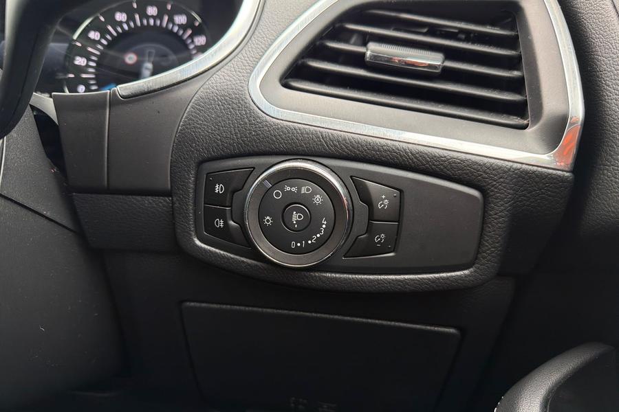 FORD GALAXY Photo autoimg-1f56e48aff0694405eb5d748436838b7f8400583.jpg