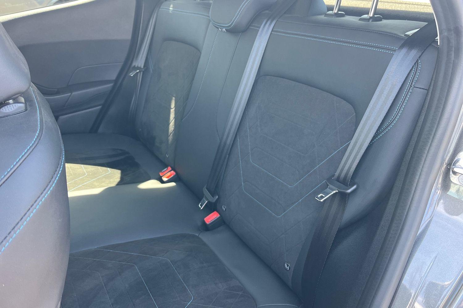 Ford FIESTA Photo 19