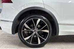 VOLKSWAGEN Tiguan Photo 5