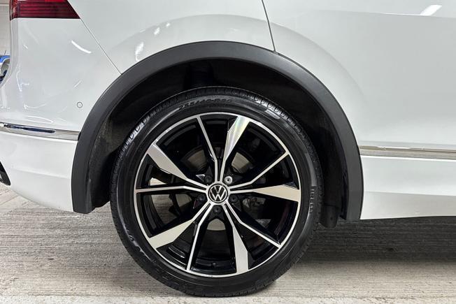 VOLKSWAGEN Tiguan Photo 5