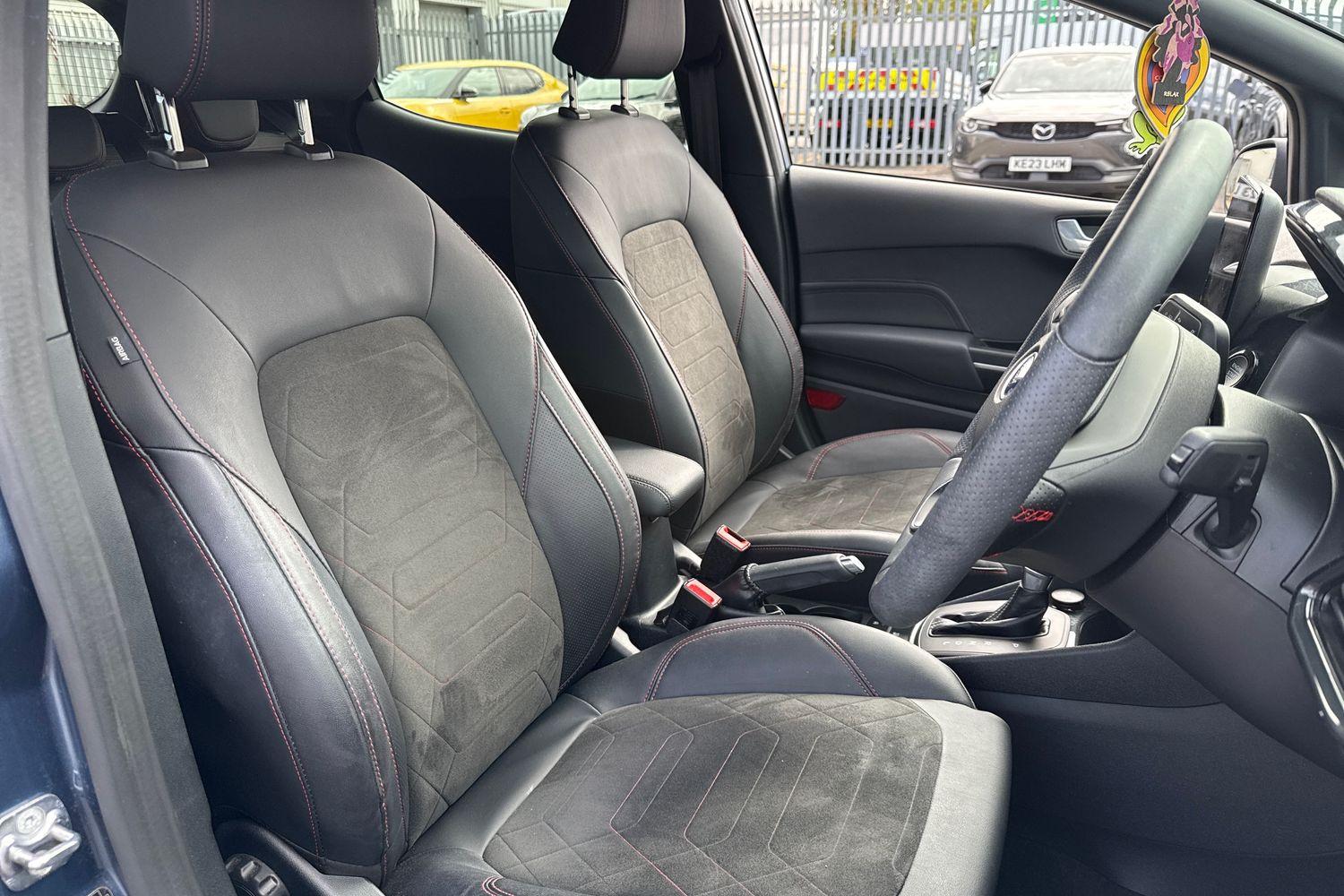 Ford Fiesta Photo 16