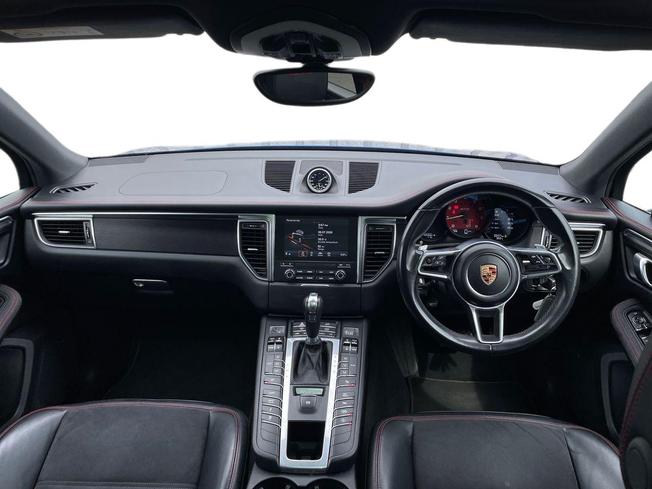PORSCHE Macan Photo 10