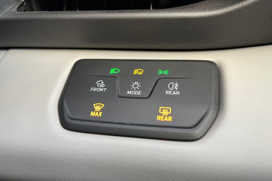 Ford Explorer Photo autoimg-1f66768bd18e82079bc966a2ead2a808e17c026b.jpg