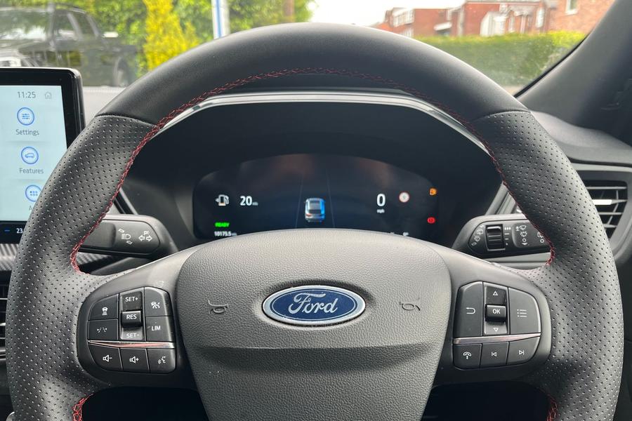 Ford KUGA Photo autoimg-1f672b854696d06b24126cf952502e25589c3755.jpg