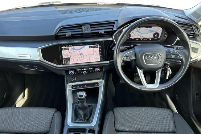 AUDI Q3 Photo 10