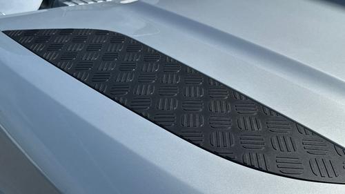 Land Rover Defender Photo autoimg-1f6b931eca6ebfaaeed8d16129ee471d61ca4d72.jpg