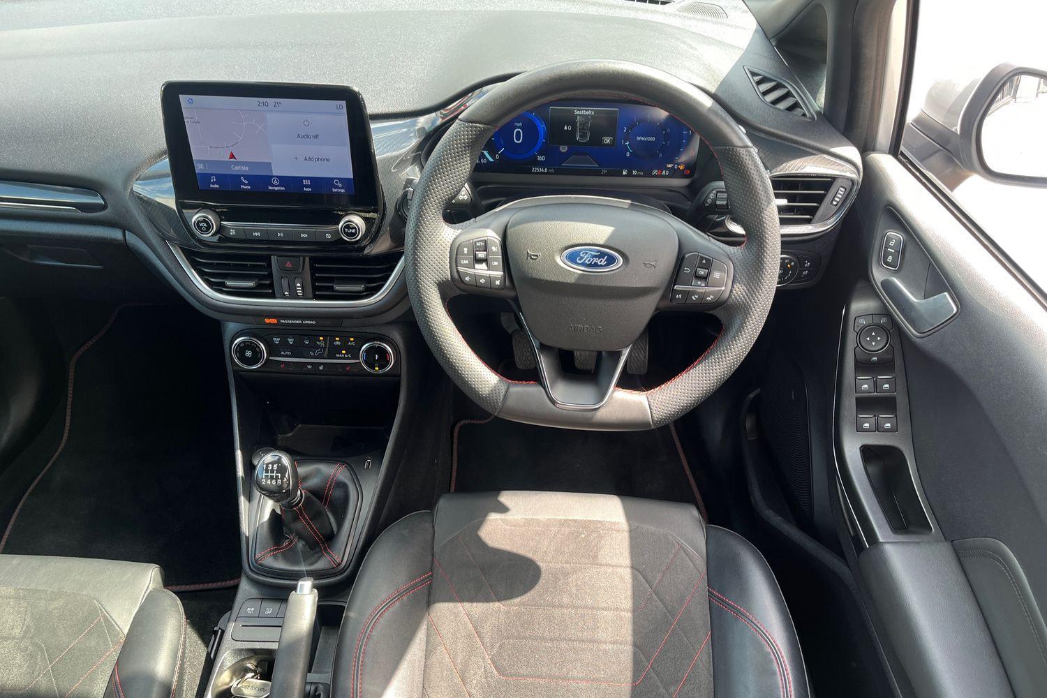Ford FIESTA Photo 10