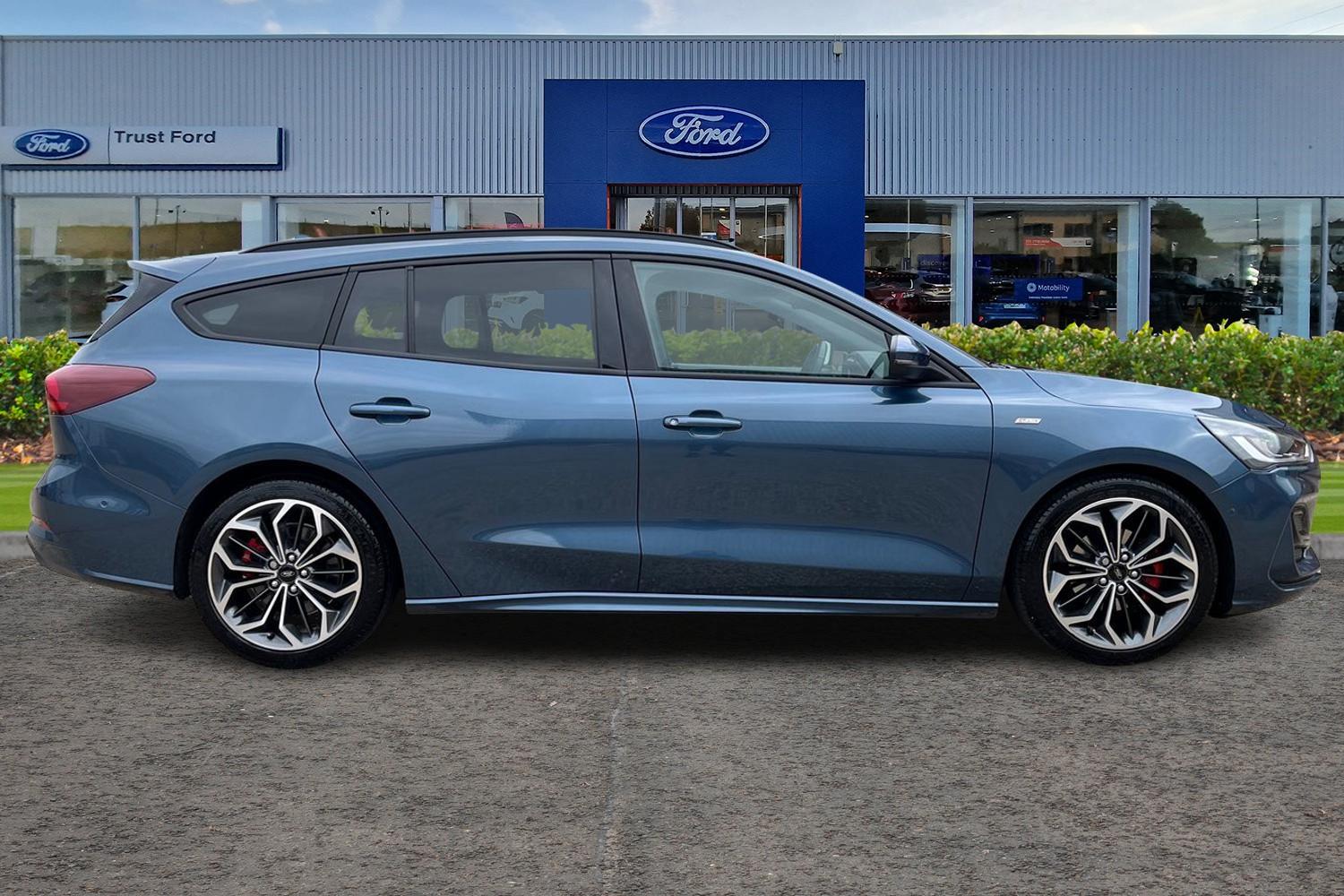 Ford Focus Photo 2