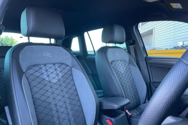VOLKSWAGEN Tiguan Photo 25