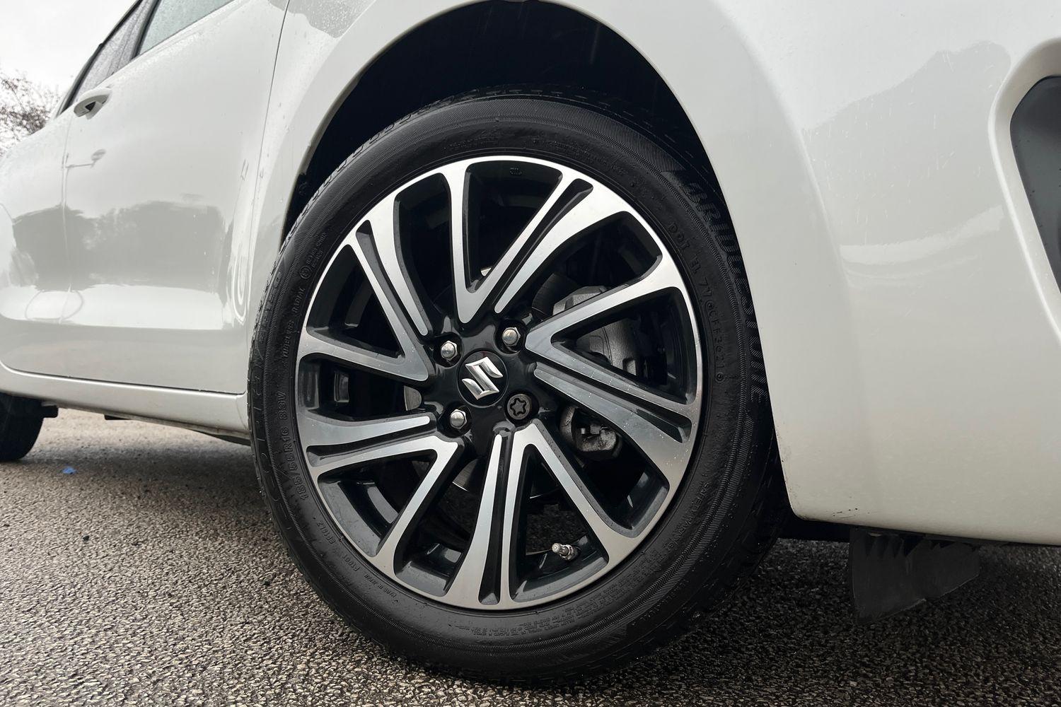 Suzuki SWIFT Photo 7