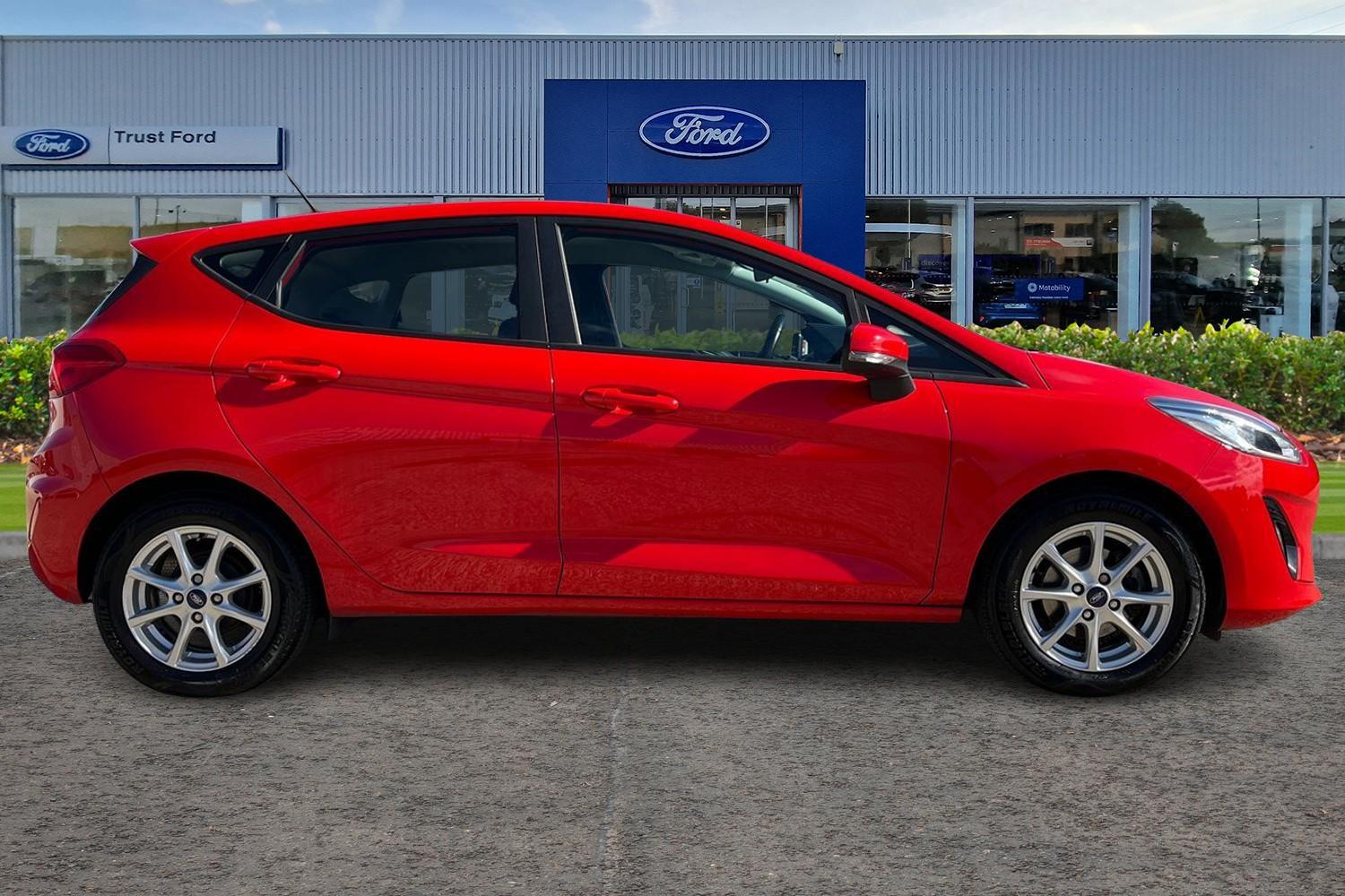 Ford Fiesta Photo 2