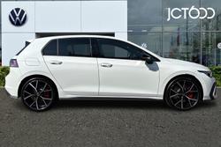 VOLKSWAGEN Golf Photo 4