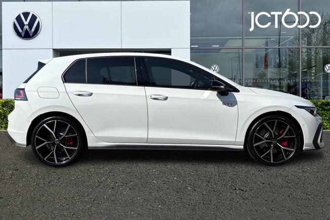 VOLKSWAGEN Golf Photo 4