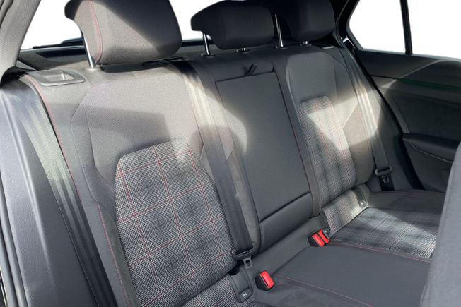 VOLKSWAGEN Golf Photo 9