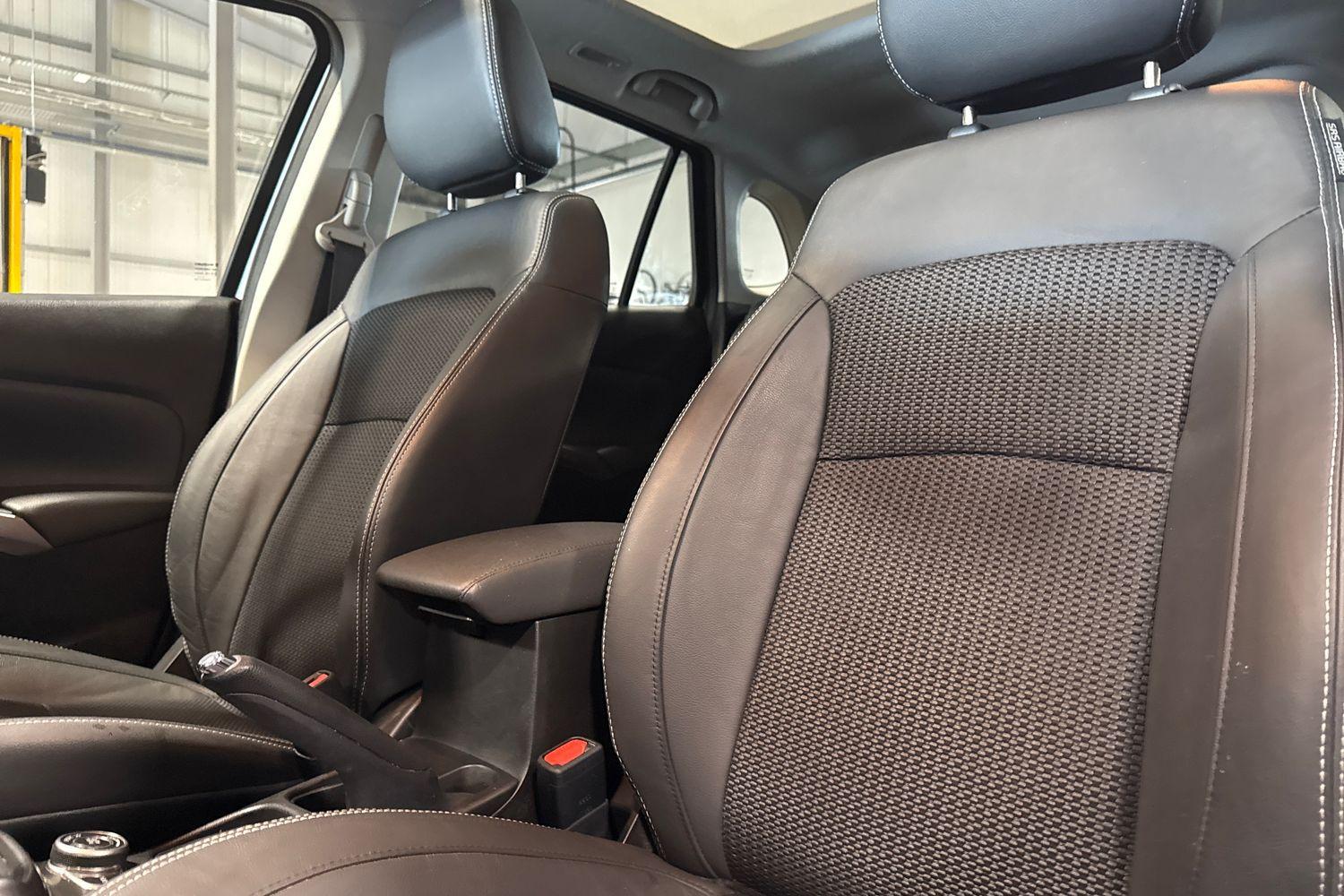 Suzuki S-Cross Photo 18