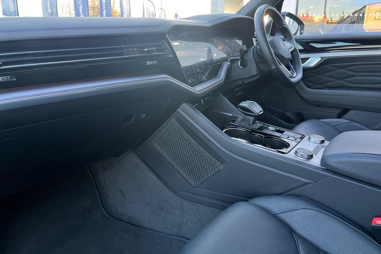 Volkswagen Touareg Photo 17