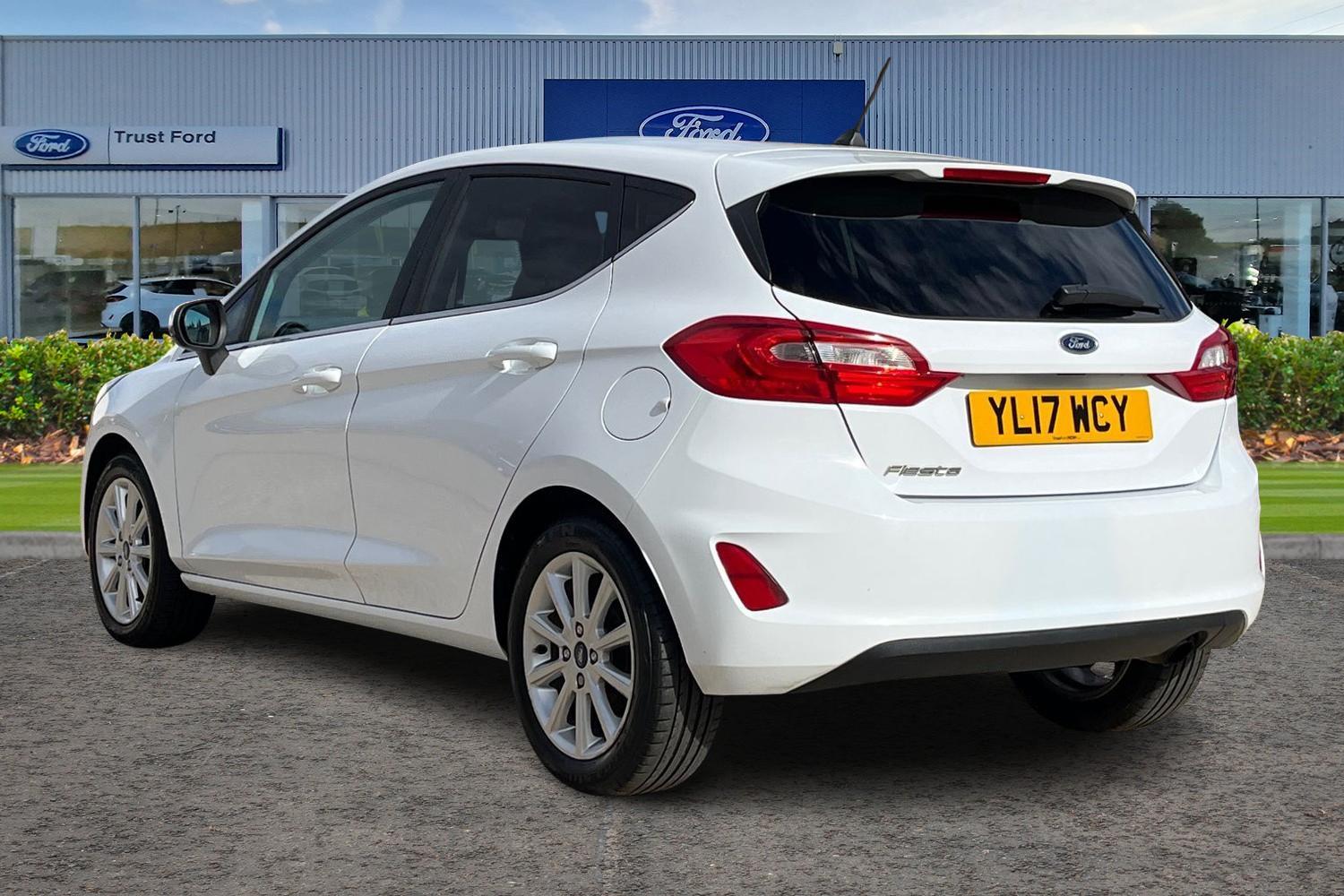 Ford Fiesta Photo 1