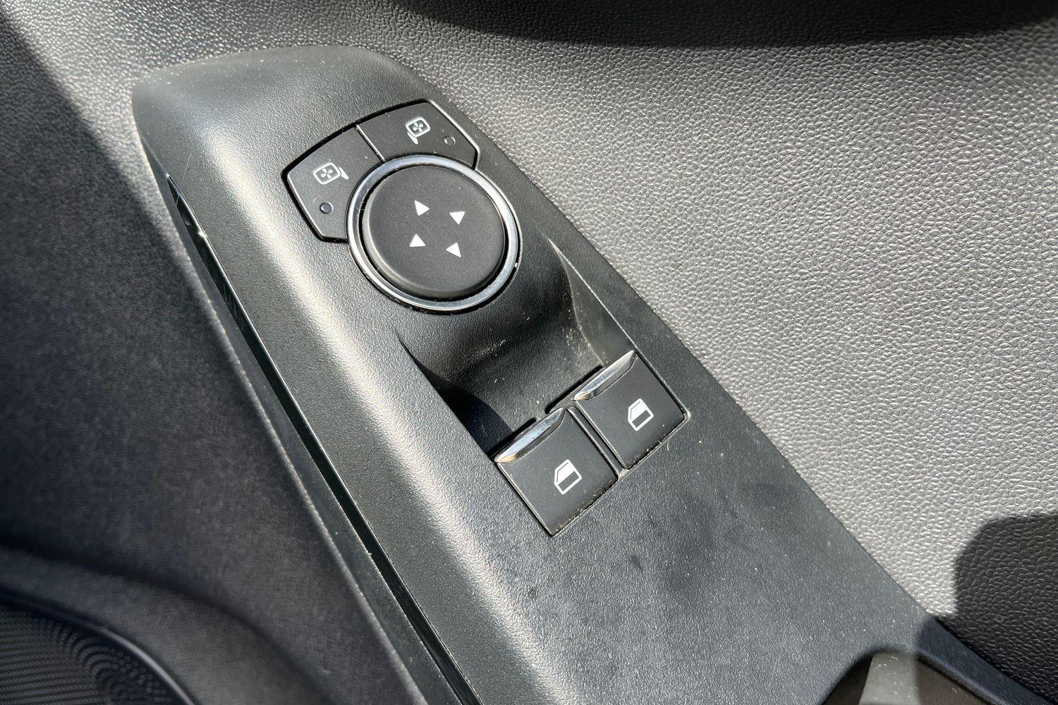 Ford Fiesta Photo 15