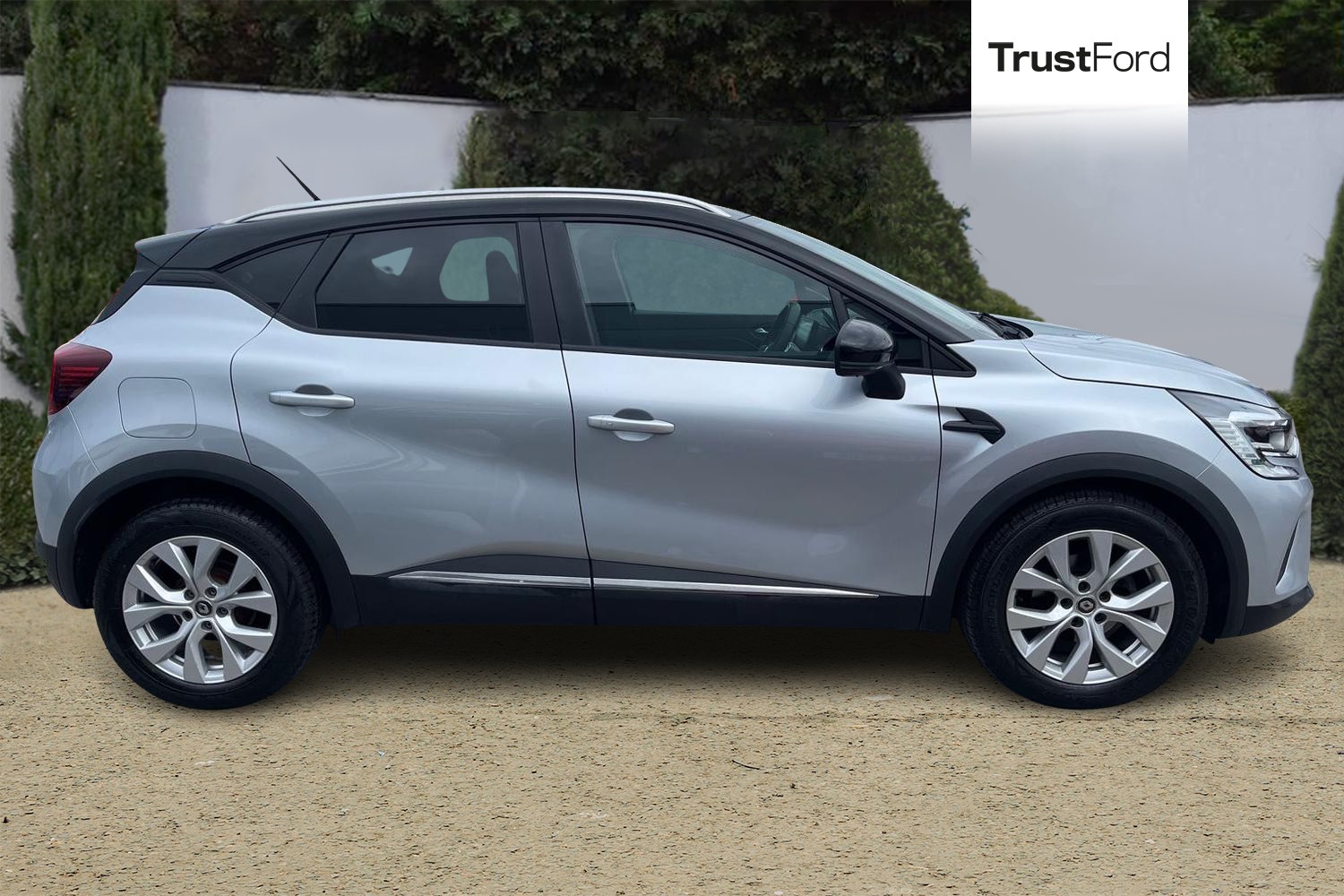 Renault CAPTUR Photo 2