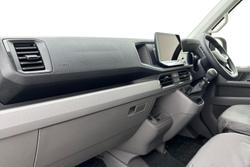 VOLKSWAGEN Crafter Photo 2
